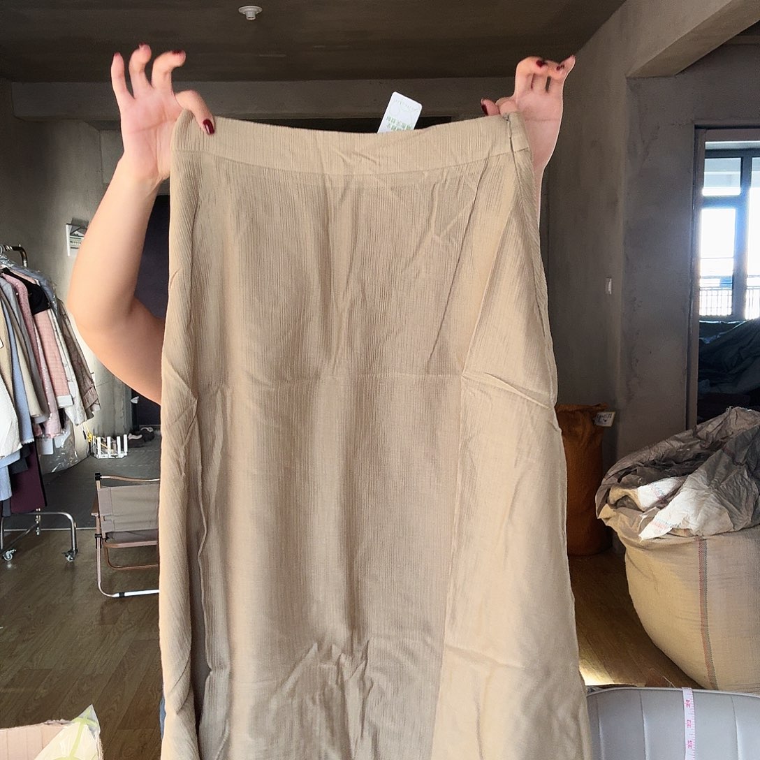 四***•297裙子。          