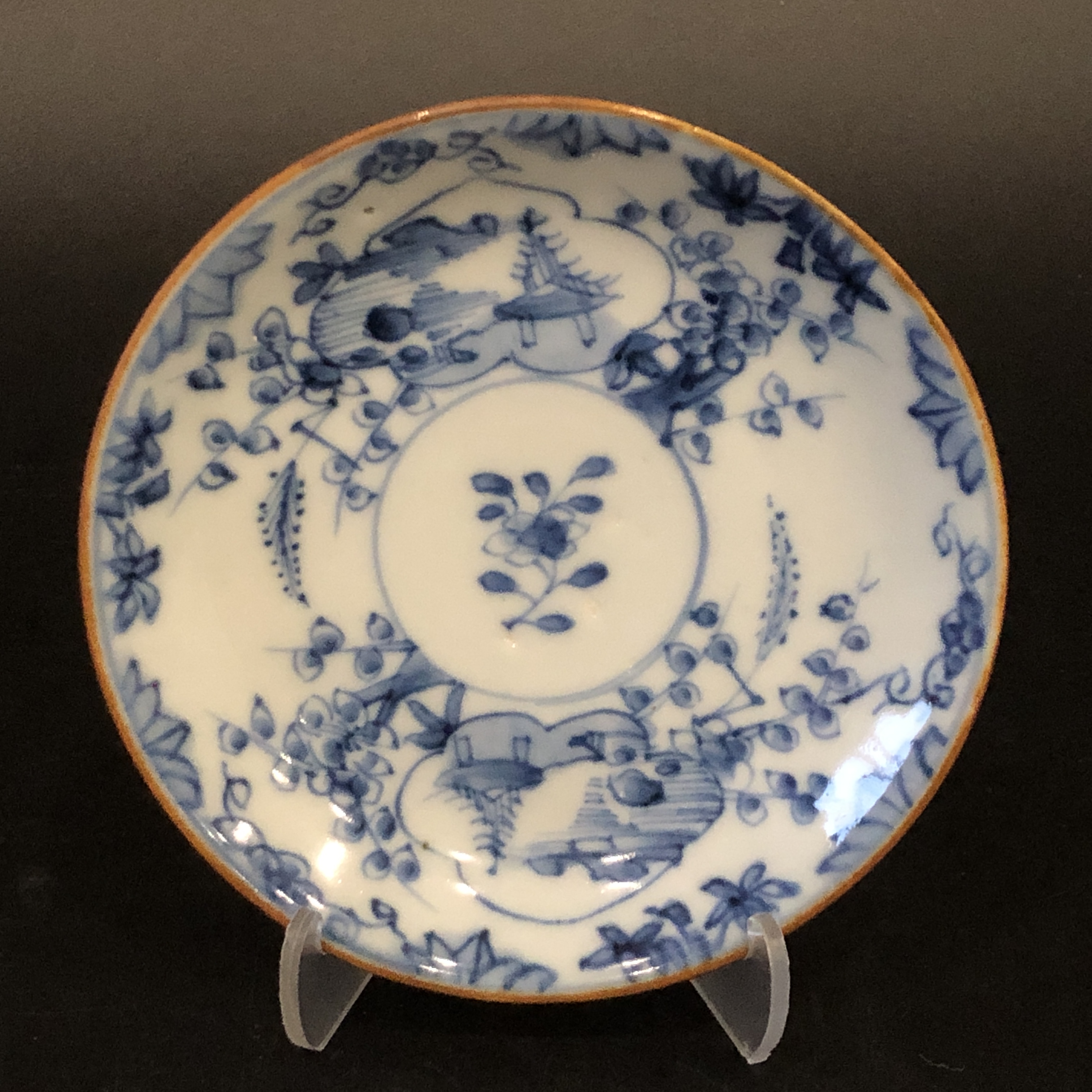 25110042 清康熙外紫金内青花山水花卉纹碟 直径：11.5cm