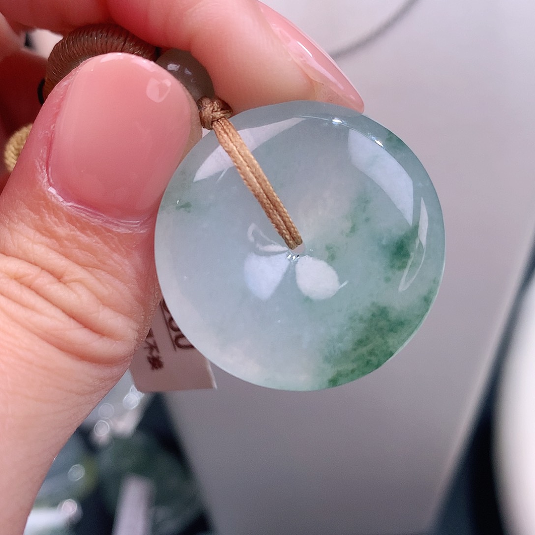 颈饰未镶嵌翡翠冰飘花平安扣