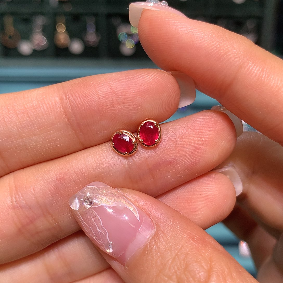 红宝石耳饰18K金镶嵌
