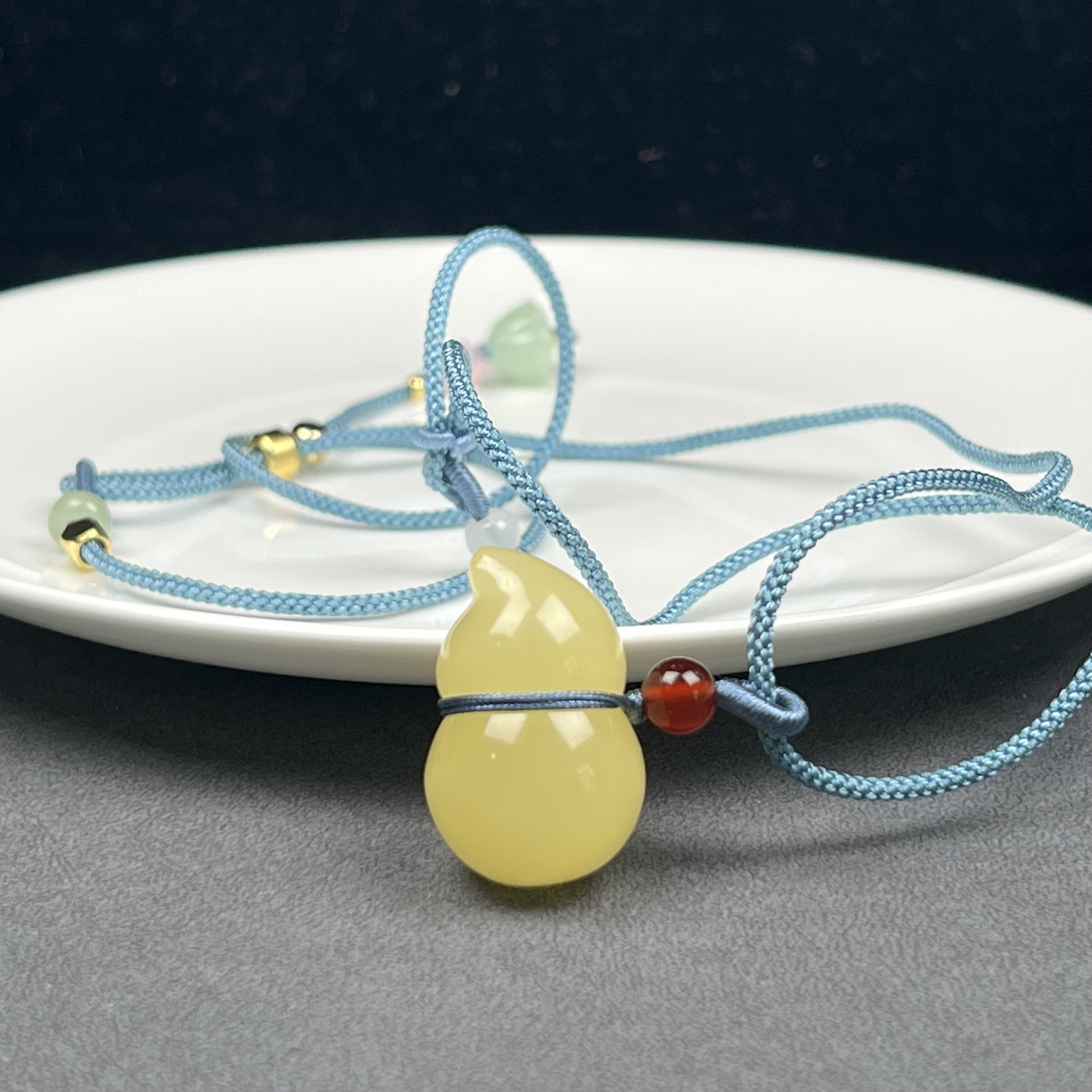 Y3551天然俄料蜜蜡葫芦15.8*25.9mm 支持鉴定假一罚四