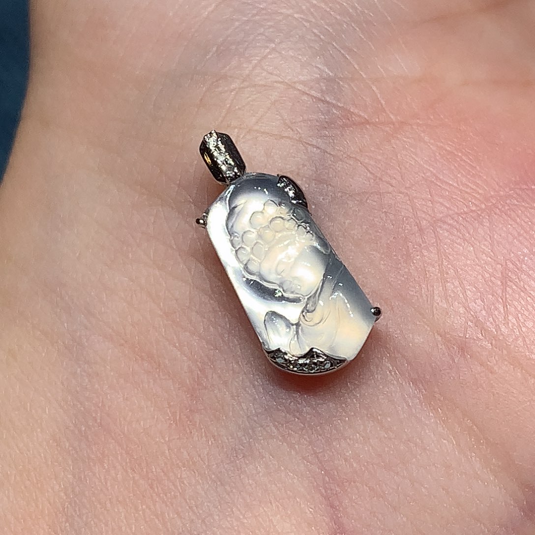 颈饰18K金镶嵌翡翠