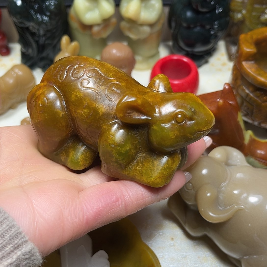 白玉菩提吊坠南**水白玉菩提吊坠