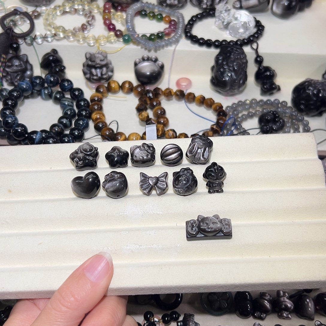 白***地黑曜岩未镶嵌手链