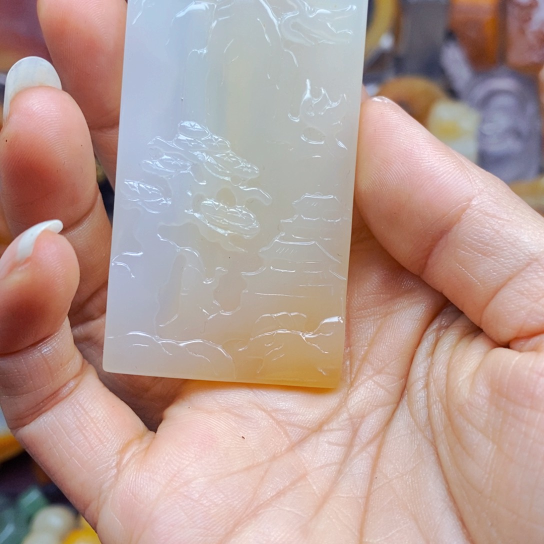 石英质玉（黄龙玉）未镶嵌颈饰