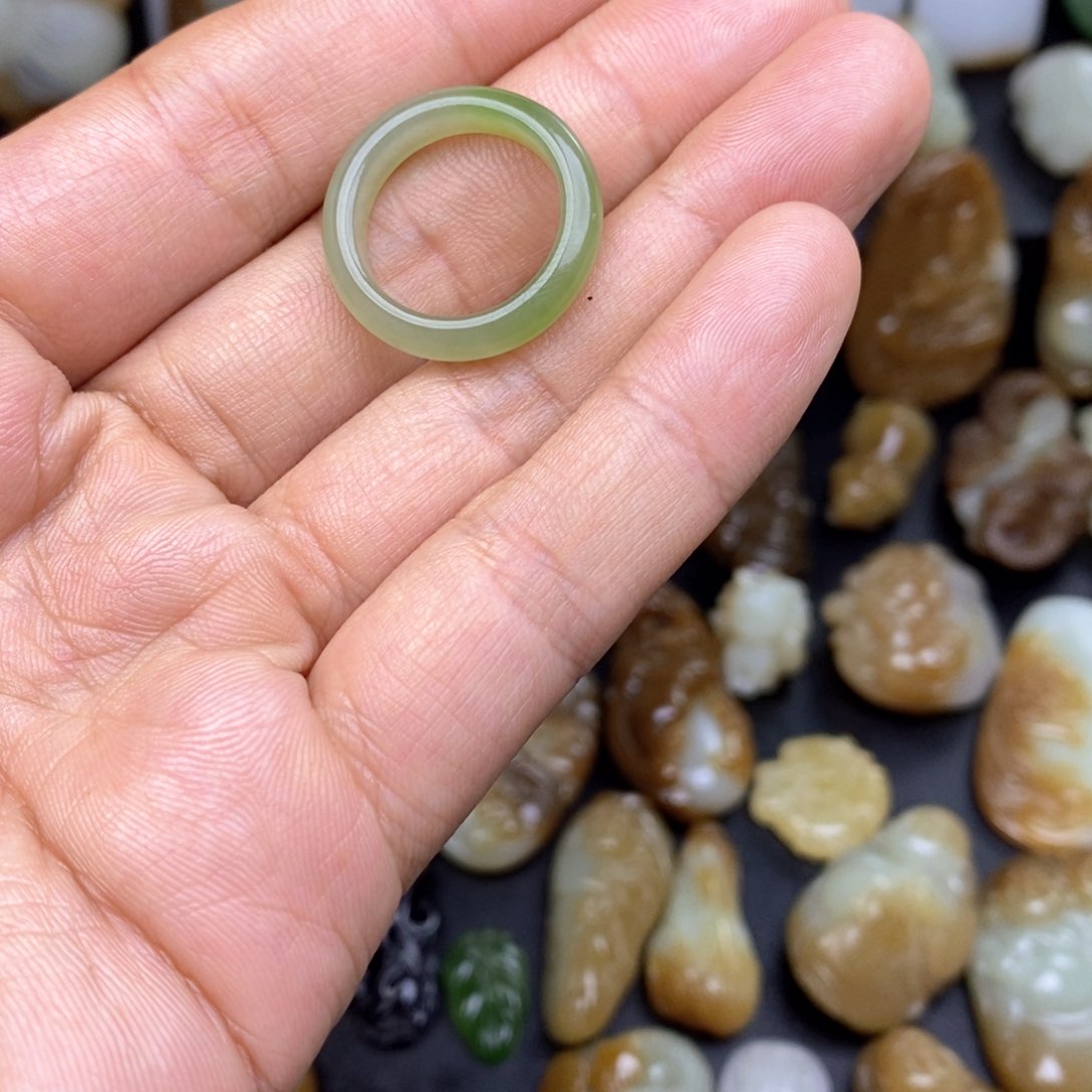 和田玉吊坠未镶嵌他*的