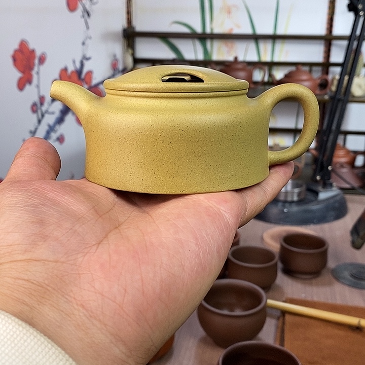 本山段泥半手工牛盖莲子壶200cc