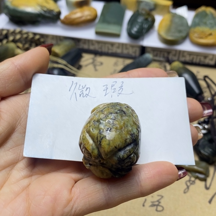 透闪石质玉手把未镶嵌