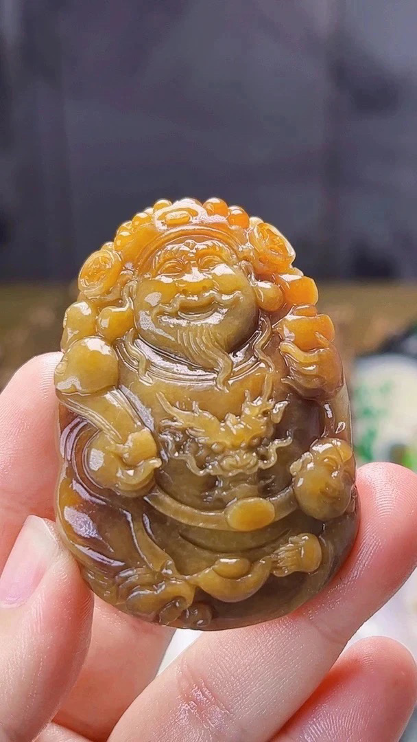 天然缅甸翡翠油黄翡立体财神毛货需抛光尺寸57x40x13