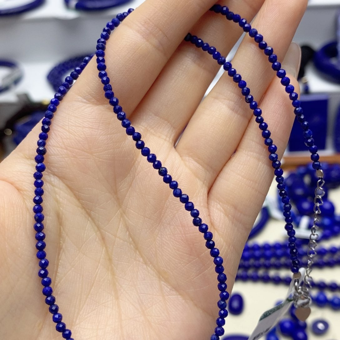 青金石未镶嵌颈饰