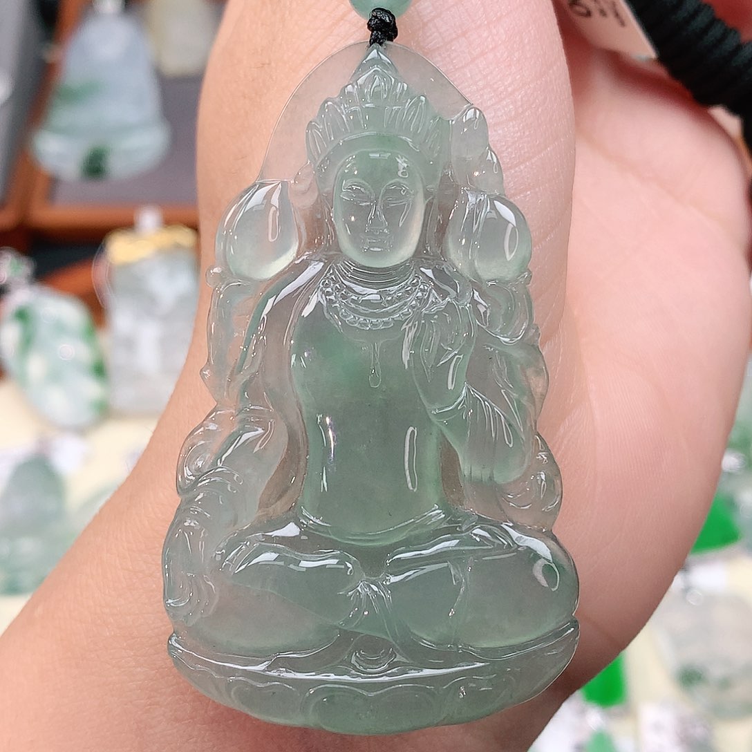 颈饰未镶嵌翡翠观音
