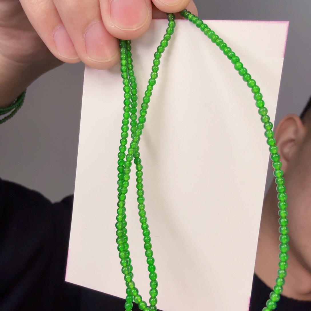 翡翠颈饰未镶嵌一件