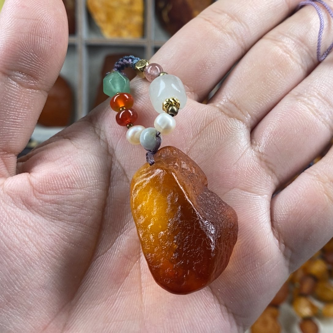 琥珀未镶嵌珠宝奇石