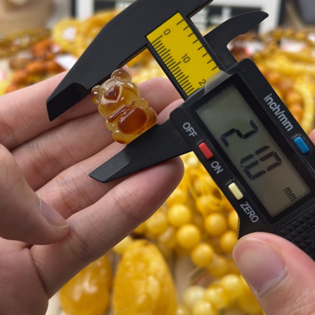 琥珀珠宝奇石未镶嵌