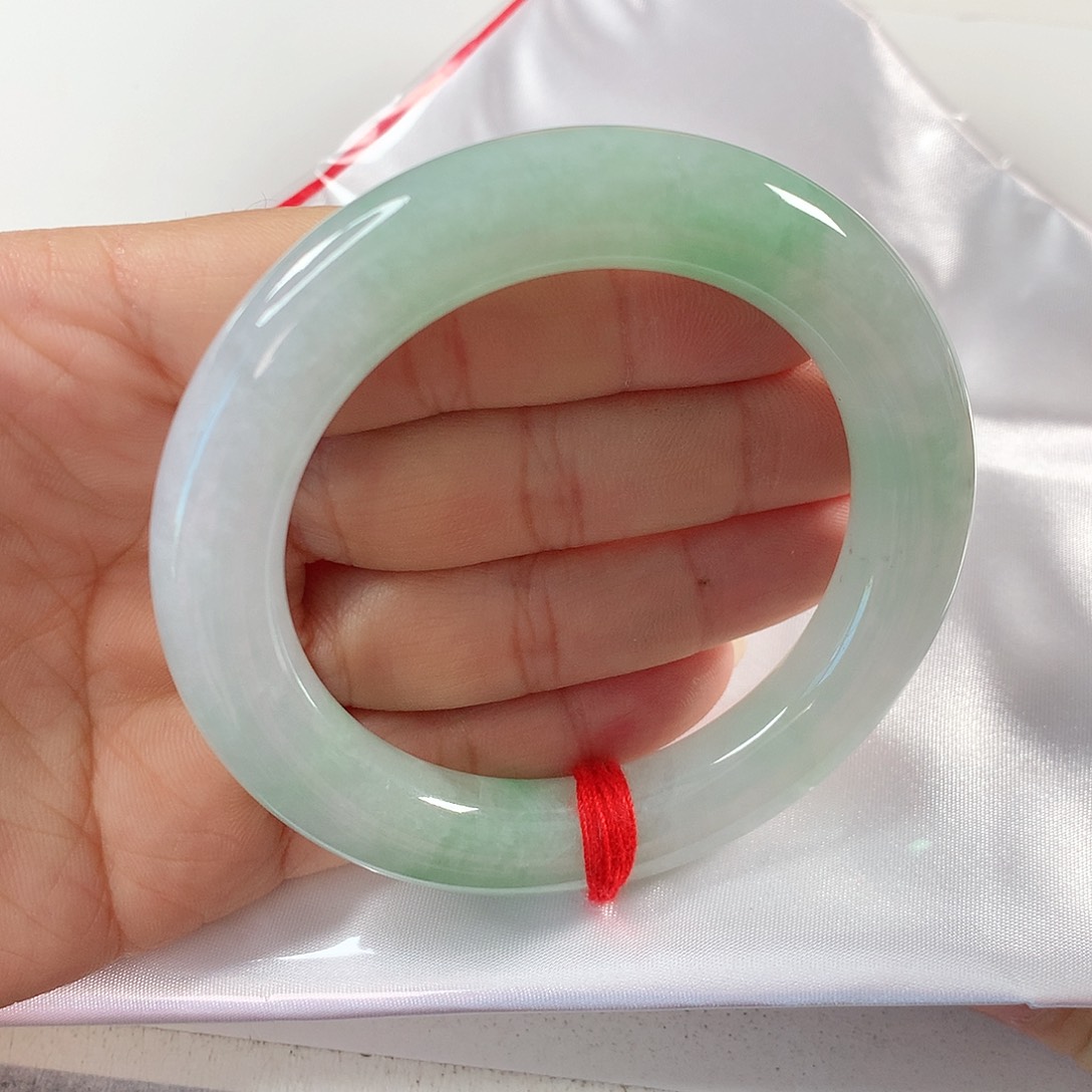 翡翠手镯未镶嵌①③⑦