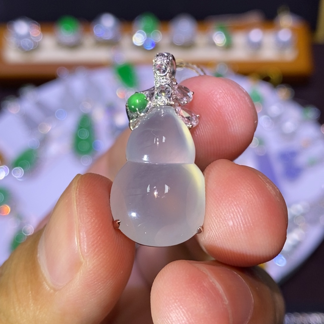 【闪购商品】吊坠(不含链)18K金镶嵌翡翠