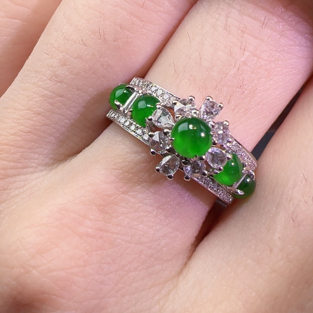 翡翠戒指18K金镶嵌戒指