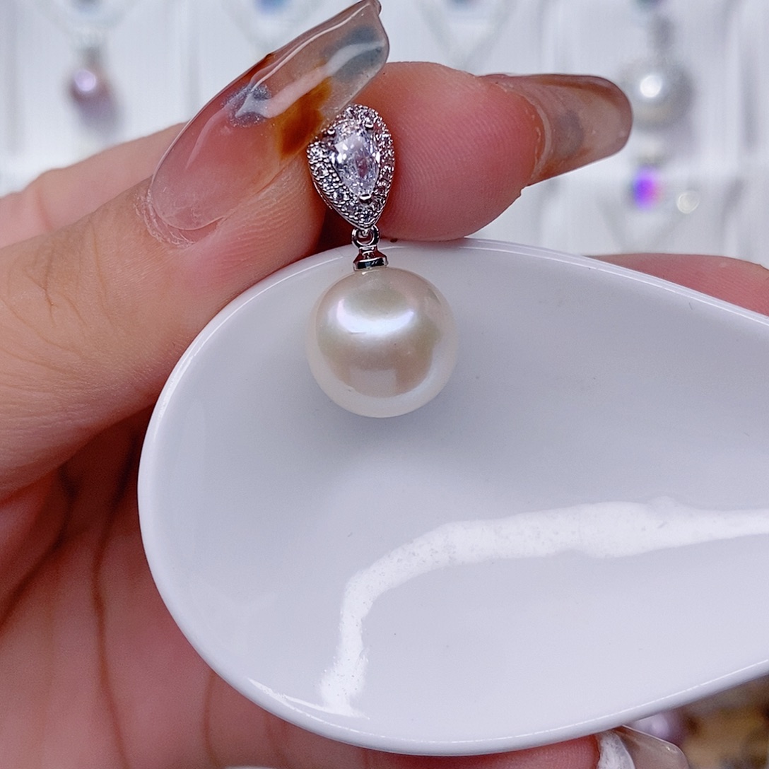 淡水珍珠吊坠(赠链)未镶嵌