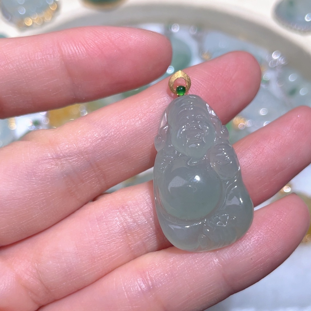 翡翠颈饰18K金镶嵌翡翠