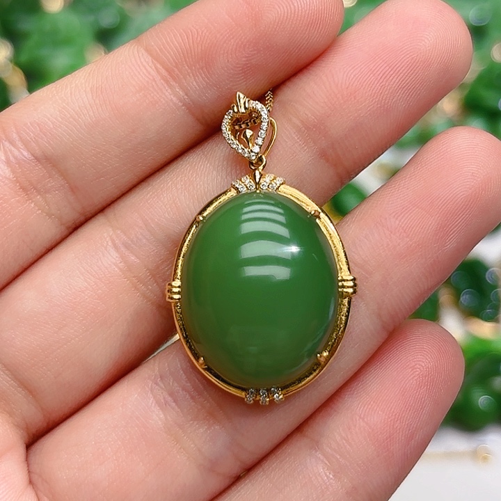 和田玉（碧玉）颈饰18K金镶嵌