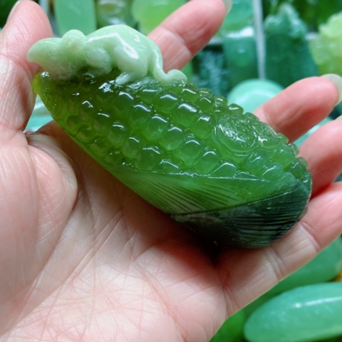 蛇纹石玉未镶嵌手把件