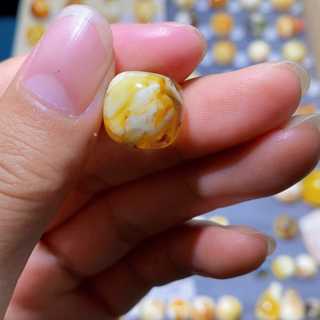 琥珀裸石未镶嵌b****3琥珀蜜蜡