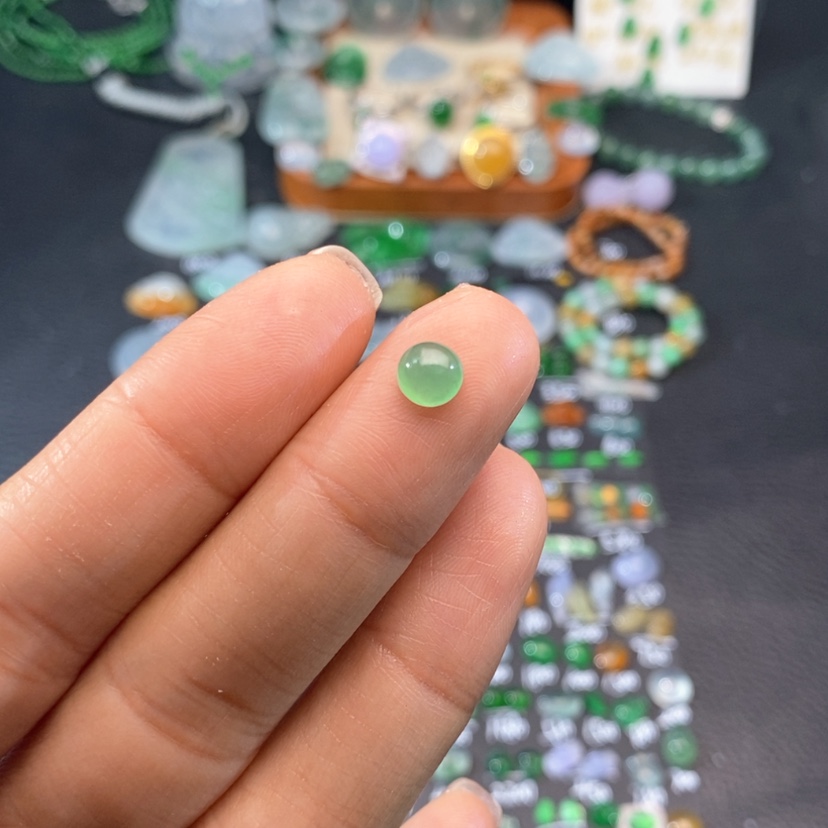 【闪购商品】翡翠挂件未镶嵌蛋