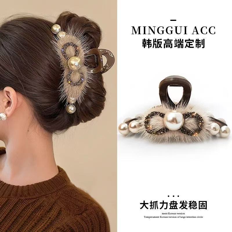 XFS-003[蝴蝶结毛毛]蝴蝶结羽毛抓夹2026高级感轻奢复古鲨鱼发夹