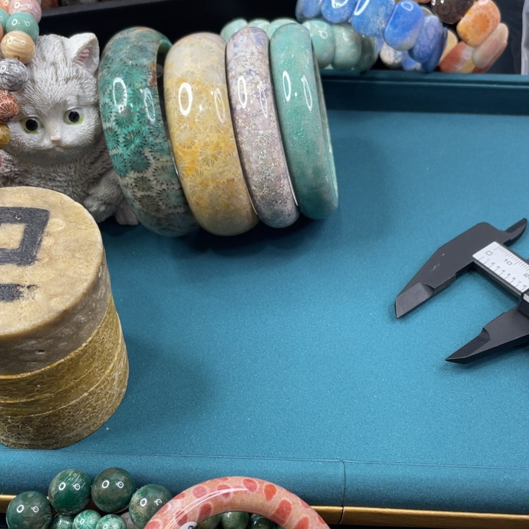 未镶嵌手镯硅化玉棋*