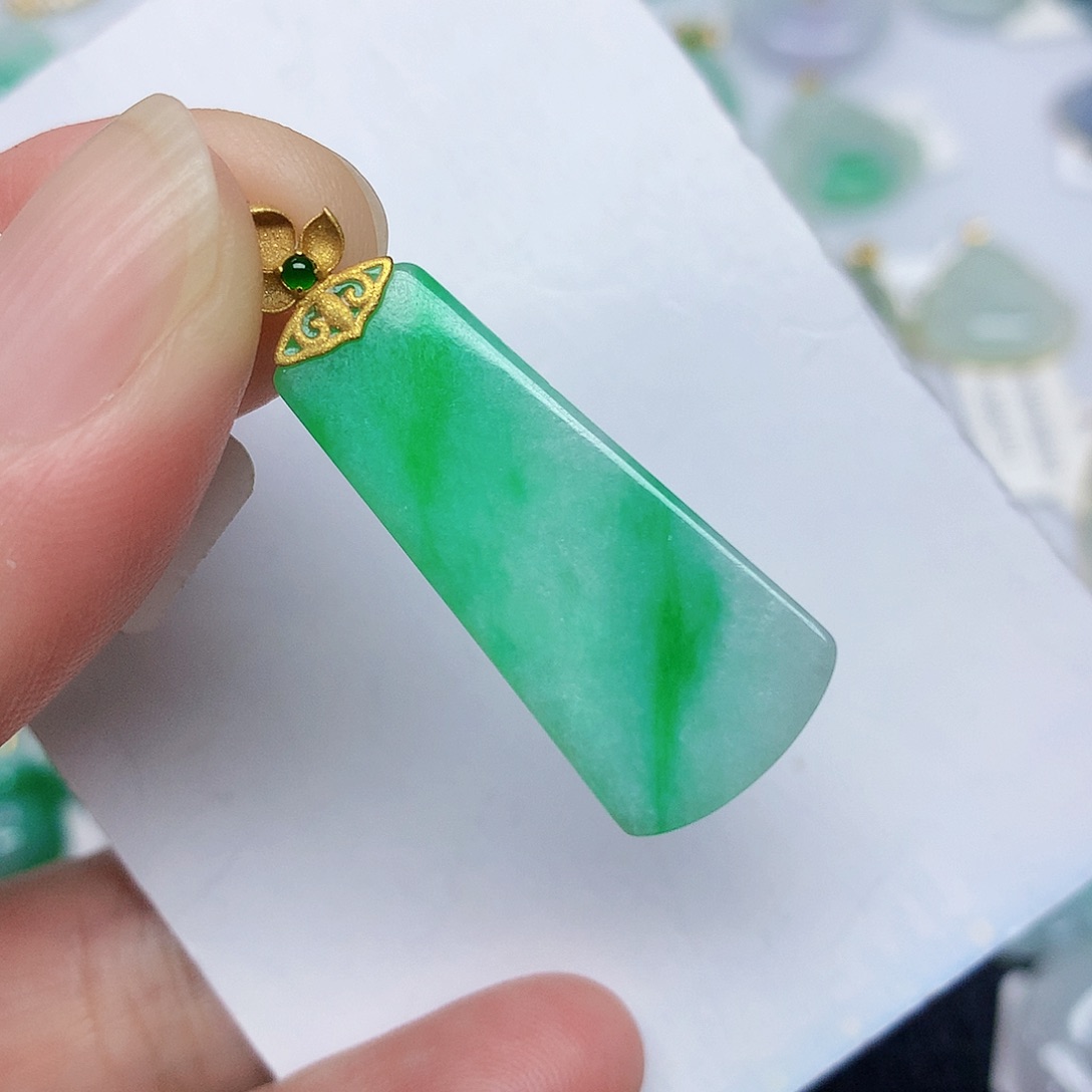 翡翠18K金镶嵌颈饰356789