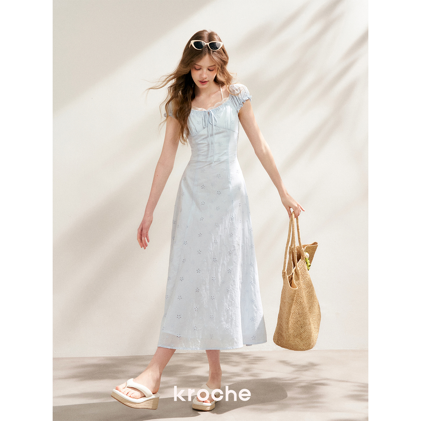 【 闪闪专属】Kroche 25ss 窗外的夏天 全棉五瓣花刺绣系带连衣裙