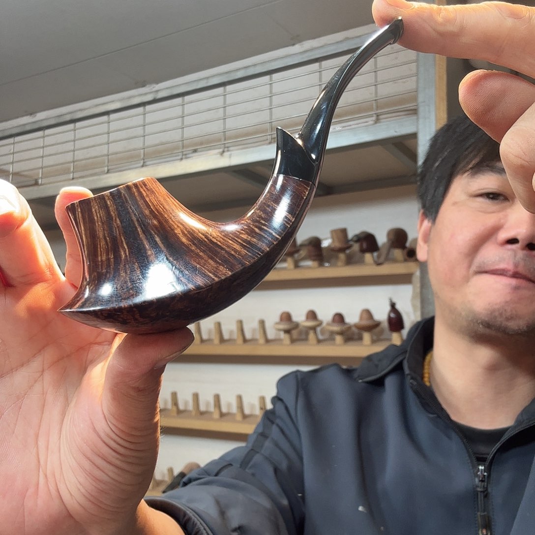 l**y焦耀烟斗一火山活动