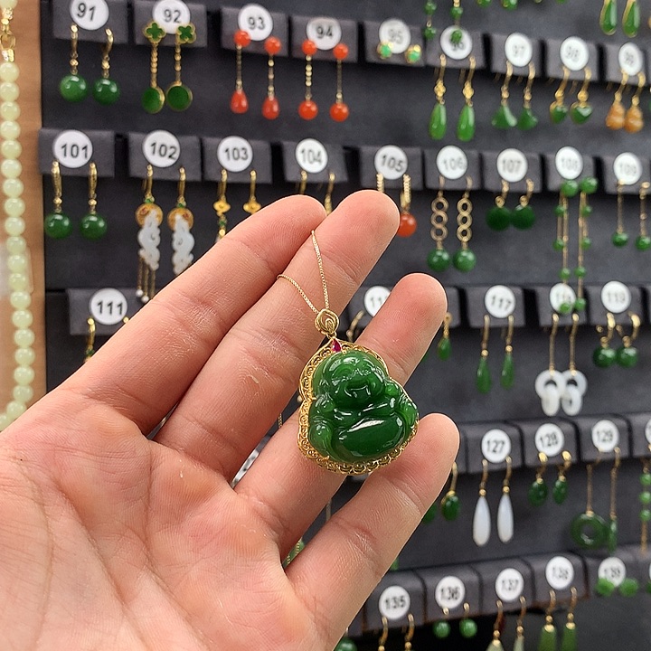 和田玉颈饰18K金镶嵌