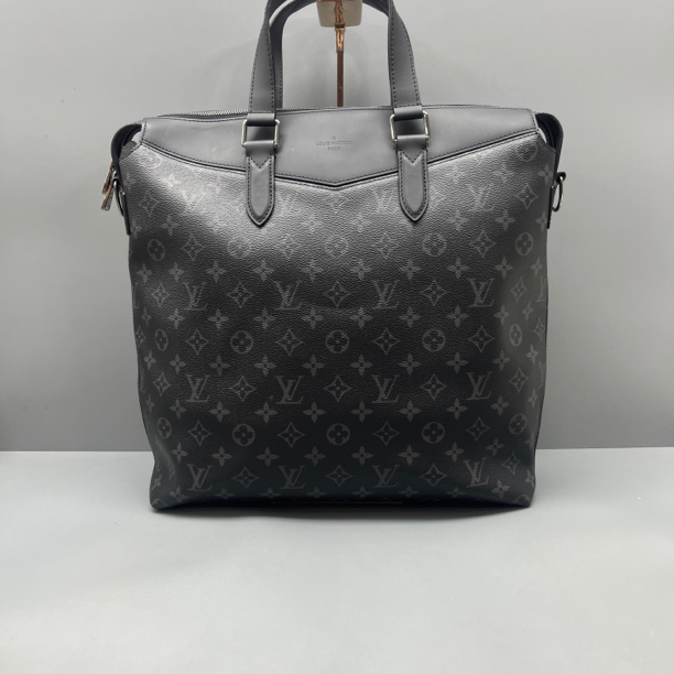 95新 LouisVuitton/路易威登 黑花Explorer手提包无肩带尺寸35*34
