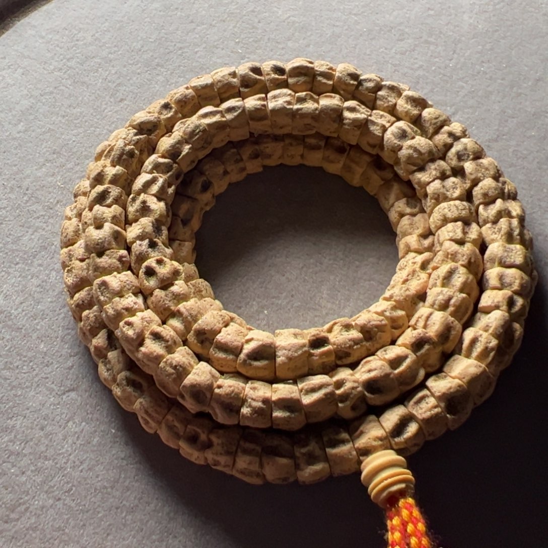 成***晟吊坠柏香籽/百香籽A2