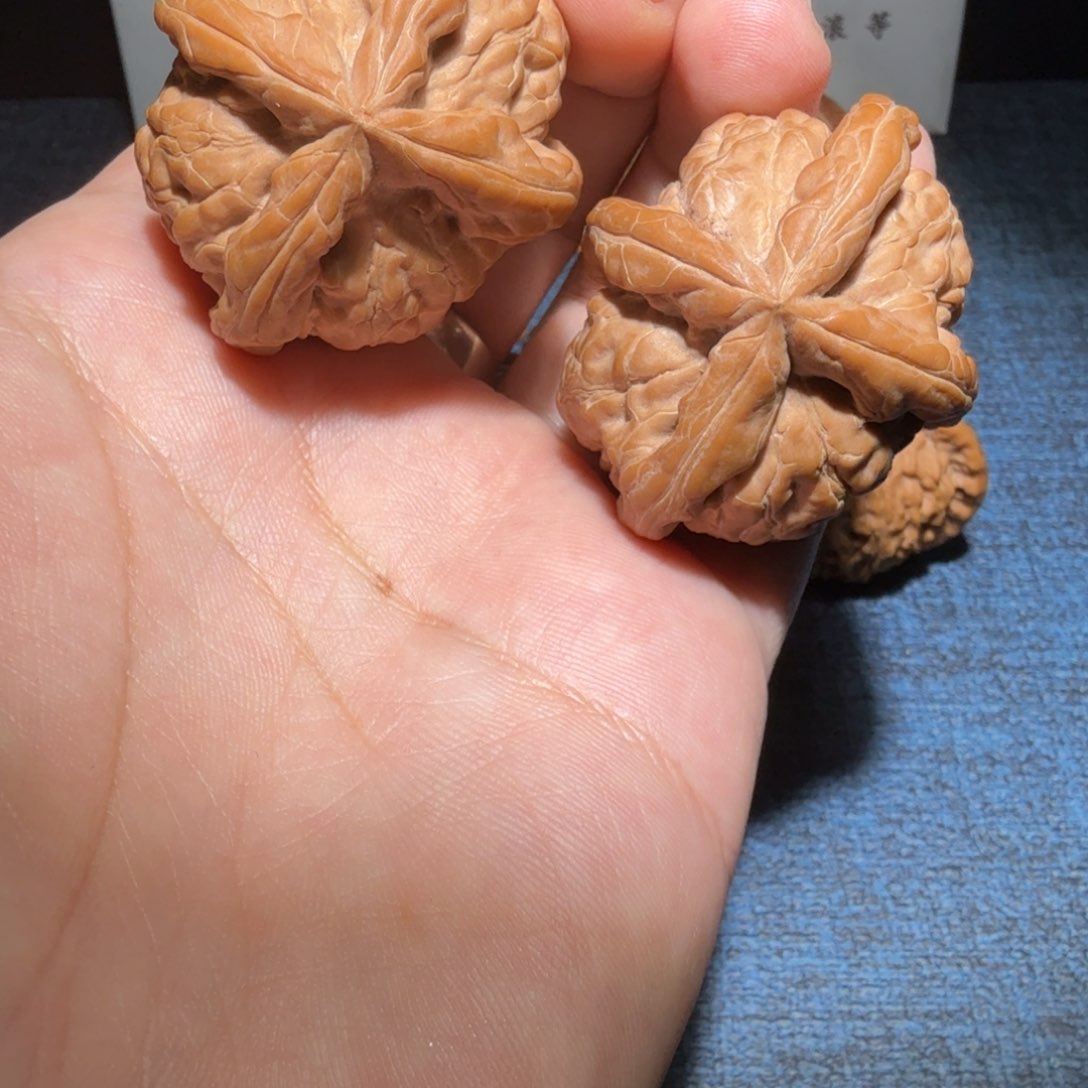 文玩核桃把件新*阳金字塔44尺寸