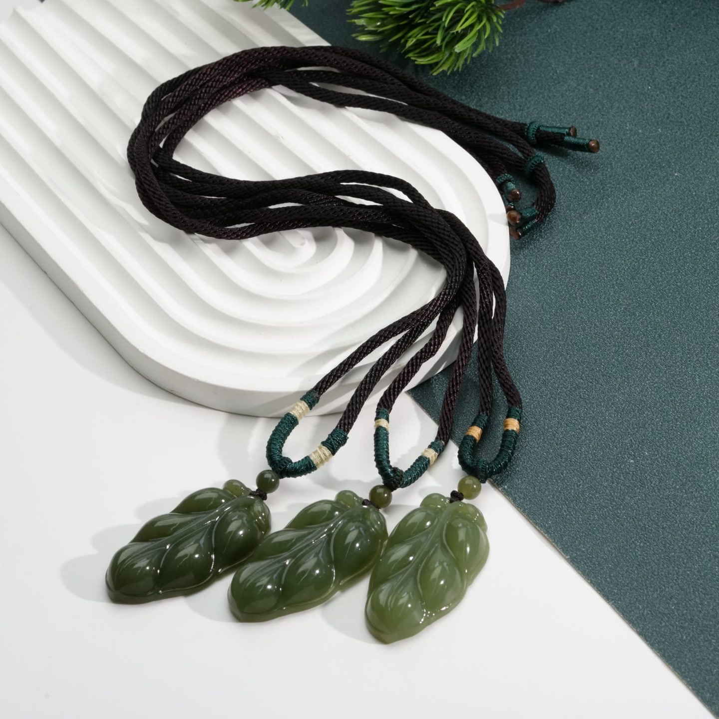 【小北好物】和田玉吊坠约24*45mm带绳【多样性发一件】QH16X676