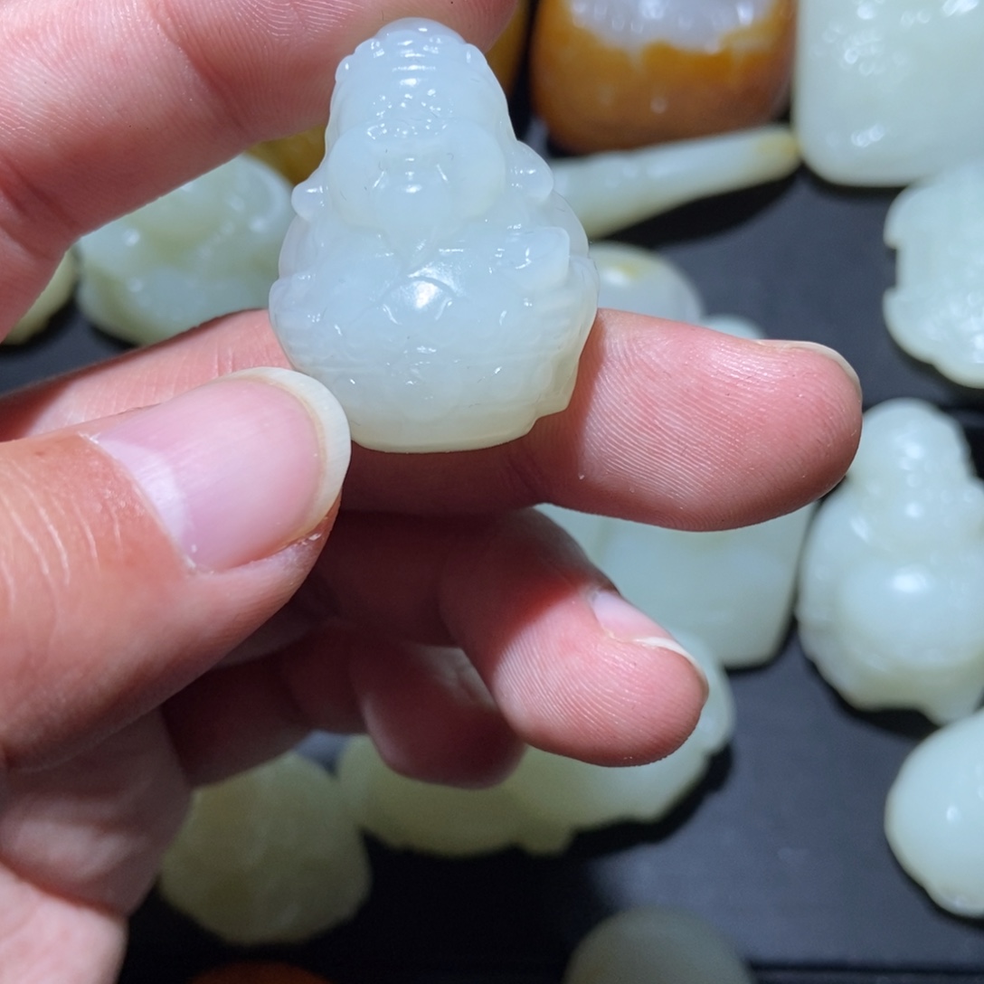 社***人和田玉未镶嵌颈饰