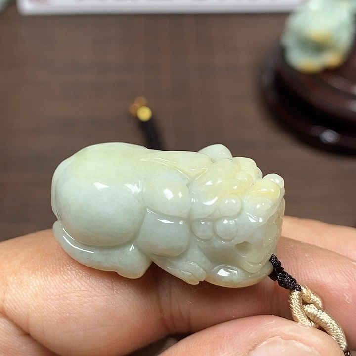 颈饰未镶嵌翡翠天然翡翠玉A货配证书