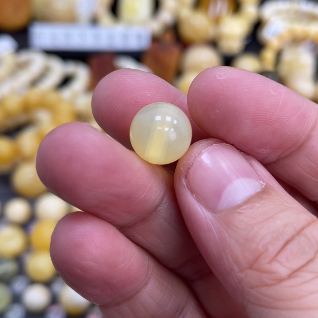 琥珀珠宝奇石未镶嵌11mm特色荧光