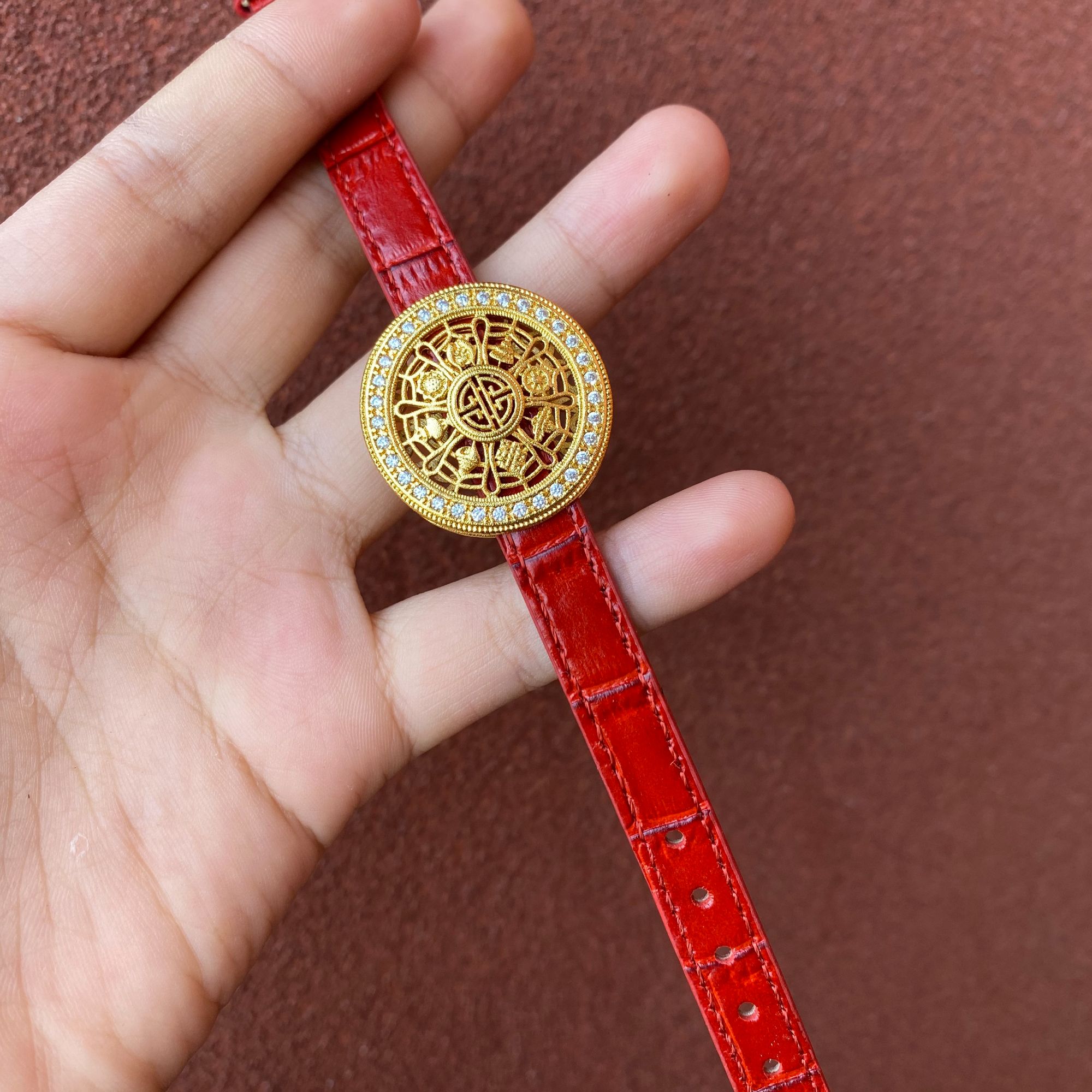 A663-云上圆盘手表