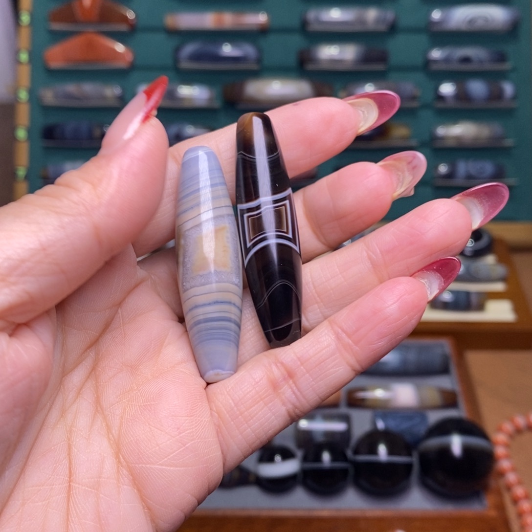 大***男玛瑙/玉髓未镶嵌珠宝半成品