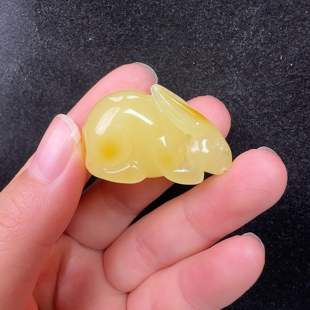 蜜蜡未镶嵌珠宝奇石