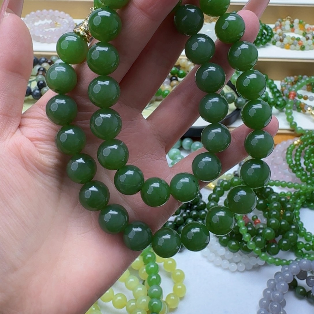 哈****和田玉未镶嵌手链