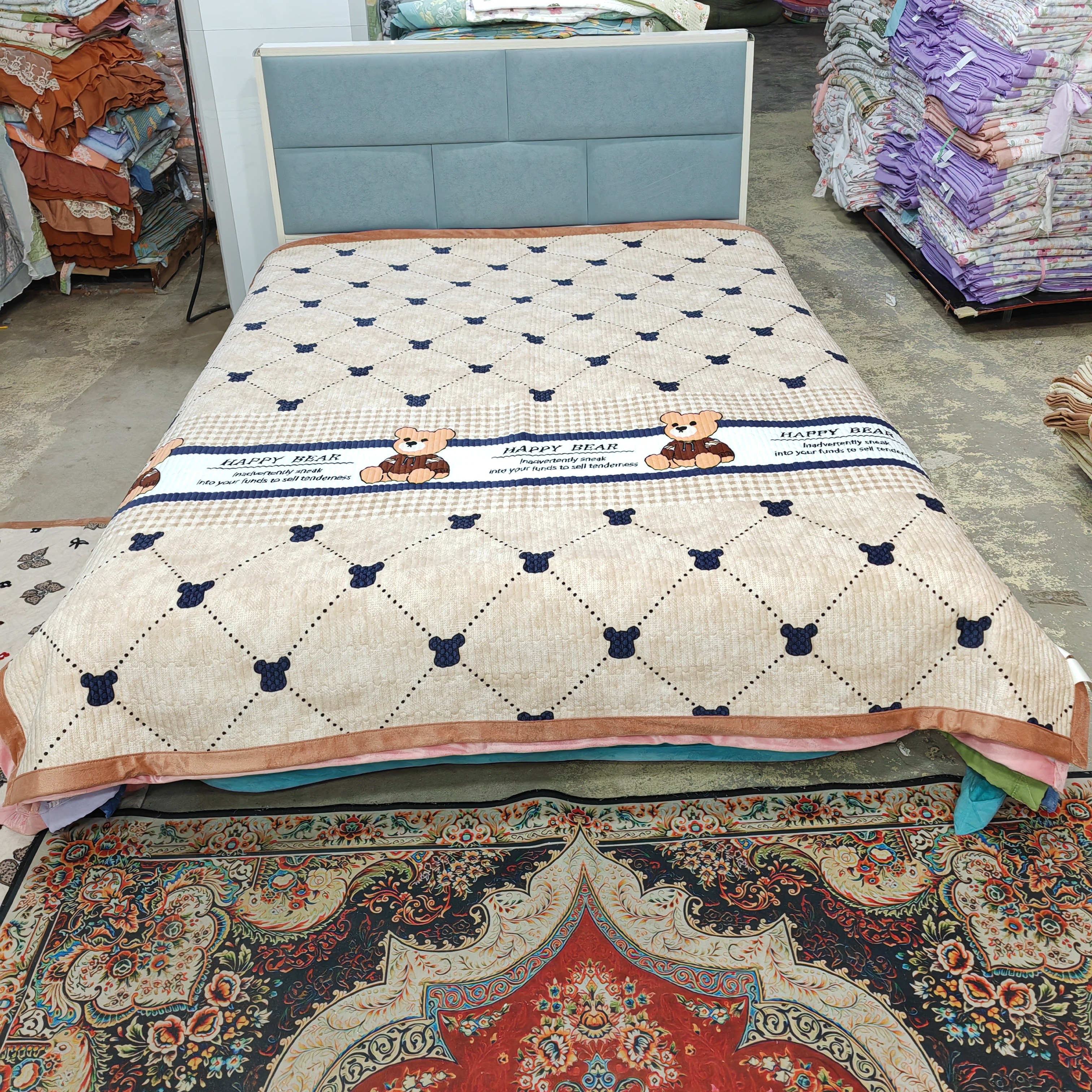 牛奶绒床盖（咖色小坐熊）2米✕2.3米