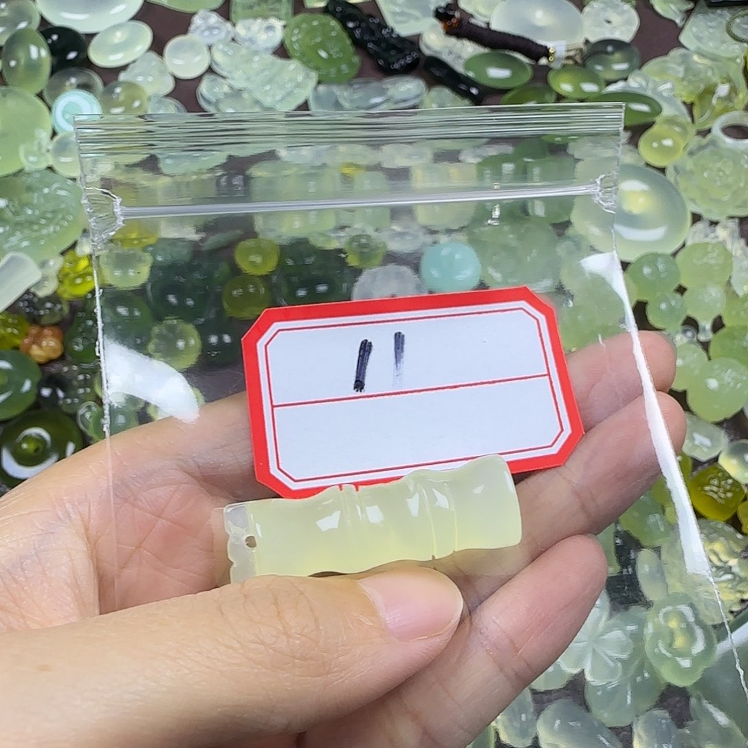 N****蛇纹石玉未镶嵌岫玉吊坠