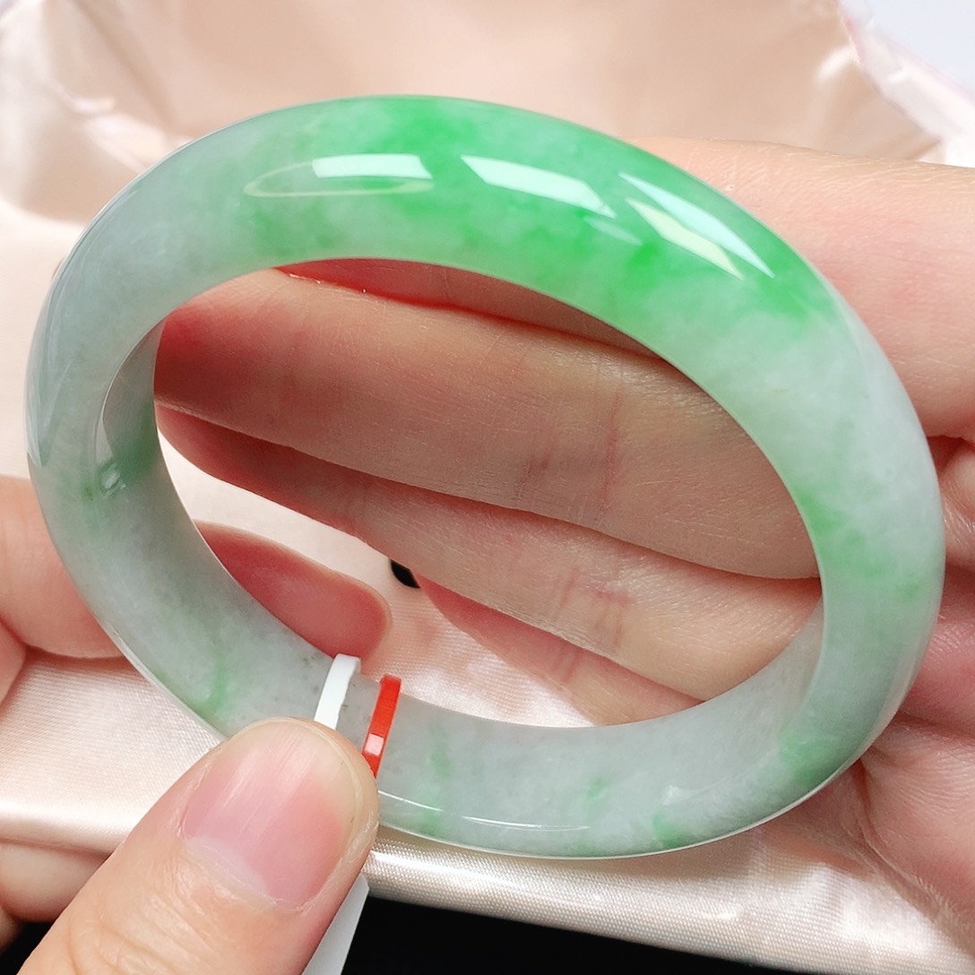 翡翠手镯未镶嵌抖音637