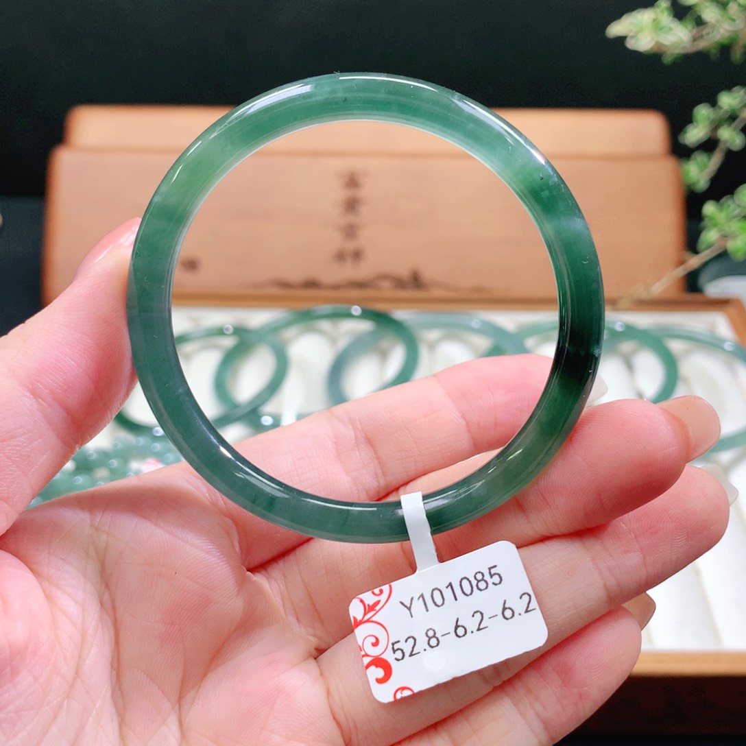 翡翠未镶嵌手镯天然