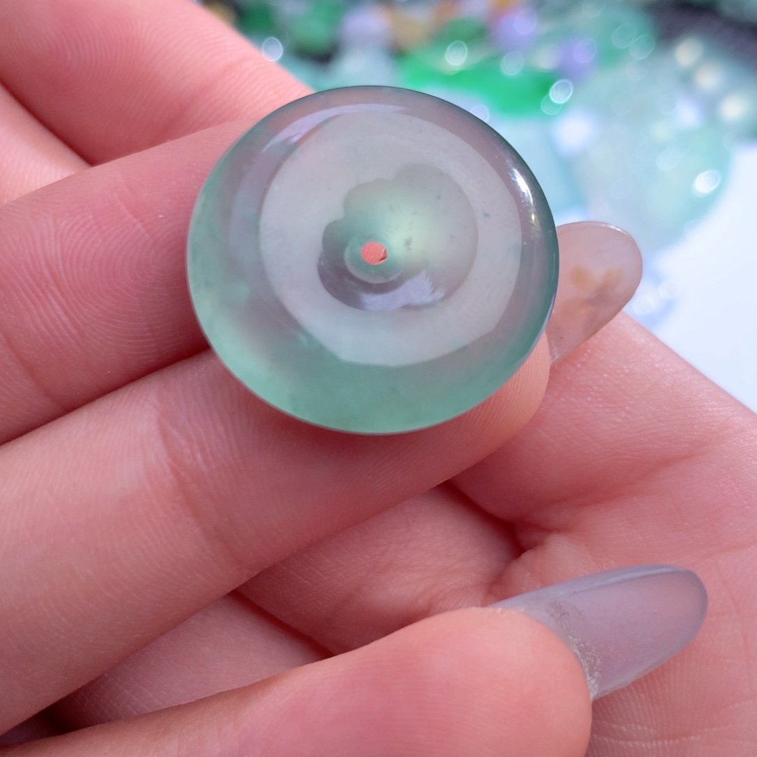 翡翠未镶嵌颈饰缅甸