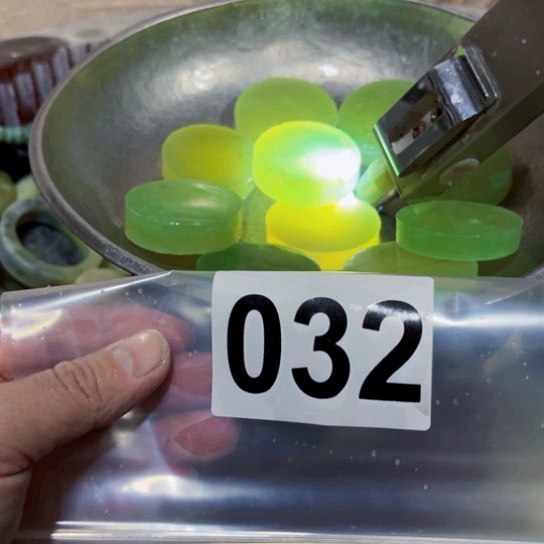 蛇纹石玉未镶嵌珠宝半成品